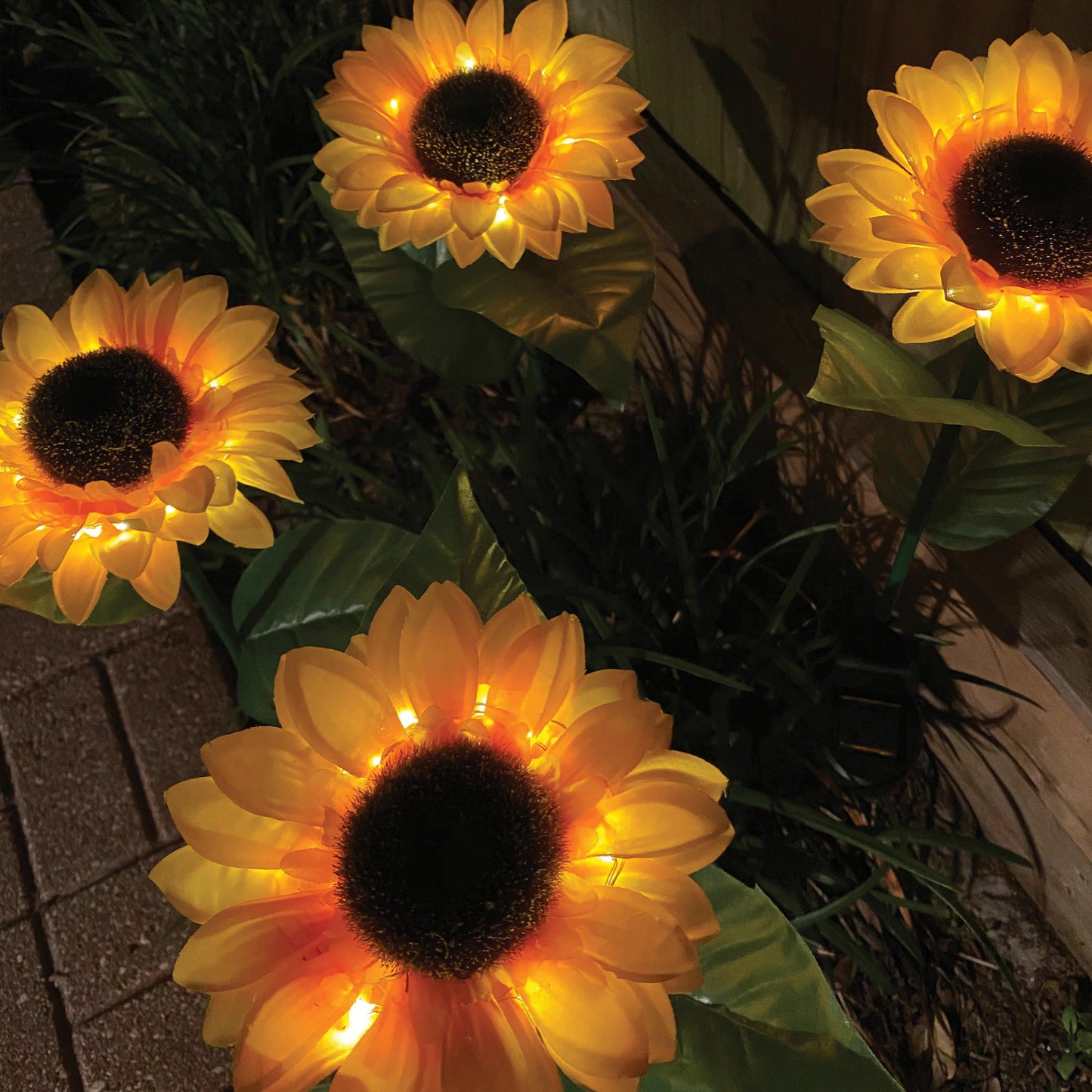 Solar-Powered Sunflower Lights | GREENCHOICE